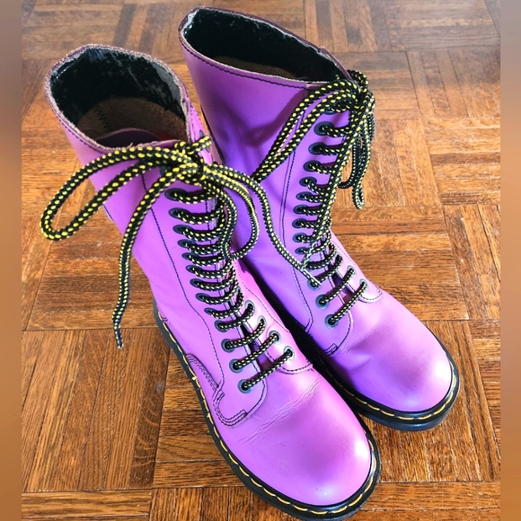 Made in England Doc Marten boot - Picture 2 of 10